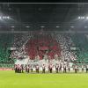 Insgesamt 2400 Fans begleiten den FC Augsburg nach Liverpool. Ein Teil von ihnen kann mit dem Fanflieger  nach England reisen.