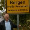 Der „Bürgermeister von Bergen“, Otto Egen, legt nach 38 Jahren das Amt des Ortssprechers in jüngere Hände. 