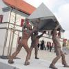 Teil und Abschluss des Gesamtprojektes: der Kaisheimer Brunnen. Geschaffen hat ihn Bildhauer Wolfgang Auer aus Augsburg. 