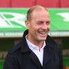 Hat derzeit gut lachen: FCA-Trainer Jess Thorup ist nach sechs Partien mit seiner neuen Mannschaft noch ungeschlagen. Nun trifft er auf Werder Bremen.