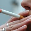 Vorsicht! In E-Zigaretten wurden tabakspezifische Nitrosamine gefunden. 