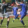 Spielertrainer Thomas Nöbel vom FC Laimering-Rieden scheitert an Friedbergs Torhüter Oliver Seger, das Spiel konnte der FCL aber gewinnen. 	 	