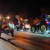 An der A96-Anschlussstelle Bad Wörishofen bei Türkheim sind bereits protestierende Bauern mit ihren Traktoren unterwegs. 