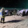 Einen Toten und zwei Schwerverletzte forderte ein Geisterfahrer-Unfall am frühen Samstagmorgen auf der Autobahn 8 nahe Ulm.