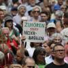 Teilnehmer der "Ausge-Trumpt!"-Demo kürzlich am Münchner Odeonsplatz. Unter anderem die SPD hatte nach umstrittenen Äußerungen insbesondere von Bayerns Wirtschaftsminister Hubert Aiwanger (Freie Wähler) zu der Veranstaltung aufgerufen und "Zusammenhalt und Zukunft statt Rückschritt und Rechtsruck" gefordert.