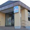 Die Raiffeisenbank-Filiale in Oberottmarshausen schließt zum 1. Januar 2018. Das sorgt bei den Bürgern für Unmut.