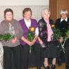 Geehrt wurden durch Helga Greiter (links) und Kathi Löffler (rechts) die Jubilarinnen (von links) Ingeborg Fichtl, Rosemarie Dietrich, Maria Kerschmeier und Josepha Schlosser. 
