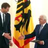 Bundespräsident Frank-Walter Steinmeier verlieh Dirk Nowitzki den Verdienstorden der Bundesrepublik Deutschland.