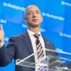 Jeff Bezos ist der drittreichste Mensch der Welt. Sein Geld, das er mit dem Online-Riesen Amazon verdient hat, steckt er unter anderem in die Washington Post. 