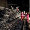 Bei dem Zugunfall in Österreich waren zwei Waggons auf die Seite gekippt.