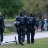 Anfang Mai gerieten Polizisten bei einer Kontrolle im Englischen Garten in München unversehens in einen Hagel leerer Flaschen. 19 Beamte wurden verletzt. Seitdem zeigt die Polizei deutlich mehr Präsenz in dem Park. Auch die Innenpolitiker im Landtag wollen jetzt gegen die Gewaltausbrüche vorgehen.  	