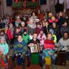 Knapp 100 Kinder und Jugendliche waren die Akteure beim großen Weihnachtskonzert in der Pfarrkirche in Dirlewang. Das Benefizkonzert war zugunsten des Frauenhauses Memmingen, das auch für den Landkreis Unterallgäu zuständig ist. 620 Euro brachte das vielseitige Konzert. 	