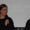 Über die Notwendigkeit des Datenschutzes referierte Katharina Nocun (links) im Rahmen des Literaturherbst Krumbach in der Aula der neugebauten Fachoberschule. Eingeladen hatte Marc Hettich (rechts) im Namen der beiden Veranstalter Subkult und Lokal-Forum. 