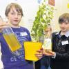 Die Brüder Benedikt und Sebastian Kosak (aus Affing) haben Limonade mit Süßstoffen aus der Stevia-Pflanze gezuckert und damit den Bezirksentscheid von Schüler experimentieren gewonnen. 