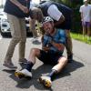 Hat sich bei einem Sturz auf der 8. Etappe einen Schlüsselbeinbruch zugezogen: Mark Cavendish verzerrt das Gesicht vor Schmerz.
