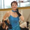 Seit elf Jahren begeistert sich Doris Tesch für Line Dance und hat auch schon zahlreiche Erfolge erzielt. Hier tanzt sie bei den „Berlin Open“. Von den Glitzerkleidern hat sie bereits einige im Schrank. 