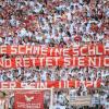 Bayern-Fans  verliehen beim Heimspiel gegen Gladbach ihrer Abneigung gegen Stadtrivale 1860 München mit Plakten Ausdruck. Der Vorstand des FC Bayern München hat die heftigen Beleidigungen einiger seiner Fans gegen Präsident Uli Hoeneß mittlerweile "aufs Schärfste" verurteilt. 