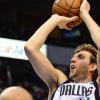 Dirk Nowitzki erzielte mit 19 Punkten und 11 Rebounds ein Double-Double gegen die Bucks. Foto: Larry W. Smith dpa