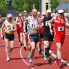 Und ab geht’s: Die Geher über 10000 Meter sind unterwegs. Joachim Maier (vorne rechts, Nummer 6) vom SV Breitenbrunn sollte am Ende als Dritter ins Ziel kommen. 	