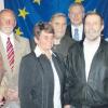 Brigitte Weber (links) aus Aichach ist als eine von mehreren ehrenamtlich Engagierten in Schwaben vom CSU-Europaabgeordneten Markus Ferber (Dritter von rechts) mit der Europamedaille ausgezeichnet worden. 