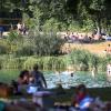 Am Pfuhler Baggersee hat ein Helfer der Wasserwacht am Dienstagabend einen jungen Mann vor dem Ertrinken gerettet.  	