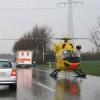 Auf der B17 bei Königsbrunn-Süd musste ein Rettungshubschrauber landen. Ein Motorradfahrer war schwer verunglückt.