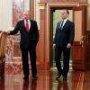 Das politische Jahr in Russland startet mit einer handfesten Sensation: Regierungschef Dmitri Medwedew reichte bei Präsident Wladimir Putin seinen Rücktritt ein.