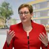 Bundesbauministerin Klara Geywitz (SPD) hat bisher nichts gegen die hohen Preisaufschläge getan. Strengere Umweltvorgaben werden das Bauen hingegen noch teurer machen. 