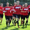 Bekommt der FCA - hier beim Training - Verstärkung aus München? FC Bayern-Manager Hoeneß könnte sich das durchaus vorstellen. 