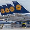 Die Lufthansa streicht wohl noch mehr Stellen und Flugzeuge als bisher geplant.