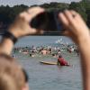 Solche Bilder wird es im Oktober am Kuhsee nicht geben. Das Schwimmen fällt witterungsbedingt aus. Aus dem Triathlon wird ein Duathlon. 