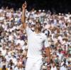 Novak Djokovic feiert seinen siebten Wimbledon-Sieg.