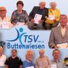 Die TSV-Jubilare, wegen Corona auf einer Foto-Collage (von links oben im Uhrzeigersinn): Max Mordstein, Helga Briegel, Hans Mordstein und seine Frau Lotte, Ulrich Käsbohrer, Dieter Bihlmeir, Franz Lindenmeir, Gerlinde Loewe, Paul Krakowka, Rudolf Kratochvil, Klaus Brumm und Erwin Hefele. 	 	