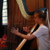 Die Musik darf nicht fehlen. Katharina Bubmann, Jugend-musiziert-Bundessiegerin, stimmte den Abend mit Harfenklängen ein.