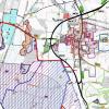 So stellt sich der abgeänderte Planungsentwurf für die Ortsumfahrung „Balzhausen West nah“ dar (schwarze Linie). Die rote Linie zeigt den Verlauf des neuen Hochwasserdammes, der in der Umfahrung stark berücksichtigt werden musste.  	