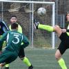 Ex-Profi Sören Dreßler (rechts) machte im Trikot des SSV Anhausen III auch mit 44 Jahren noch eine gute Figur. Da staunen Torhüter Maximilian Kramer und Neuzugang Fabian Newedel sowie Alexander Knotek (Nummer 3). Trotzdem kam das Schlusslicht gegen den TSV Lützelburg II über ein 1:1 nicht hinaus. 	