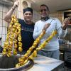 Ein neues indisches Restaurant gibt es in der Gersthofer Kaiserkrone, es kochen Kamel (links) und Barmjit Sing.