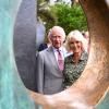 König Charles und Königin Camilla bei einem Besuch des Barbara Hepworth Museum and Sculpture Garden.