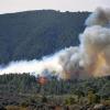 Sengende Hitze, extreme Trockenheit und starker Wind: Im Kampf gegen die Waldbrände ist die Feuerwehr in mehreren Urlaubsregionen Südeuropas nach wie vor im Dauereinsatz.