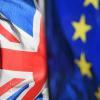 Die britische und die EU-Flagge. wehen in Zukunft nicht mehr vereint im Wind. Der Abschied wird jetzt endgültig besiegelt.  
