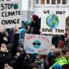 Schüler demonstrieren in Kiel für einen besseren Klimaschutz. Bundesweit finden freitags Aktionen statt. 