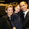 Christoph Sandner mit seiner Frau Christiane und Tochter Marie bei der Weihnachtsfeier der Nürnberger Ice Tigers.