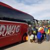 Ein Reisebus der Firma Ludwig Tours aus Zusmarshausen hat 50 Flüchtlinge in Kosice an der Grenze von Slowenien zur Ukraine abgeholt.
