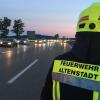 Das Foto zeigt einen Altenstadter Feuerwehrmann bei einem Einsatz auf der Autobahn A7. Die Wehr hatte heuer einiges zu tun. 