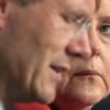 Christian Wulff bekommt erneut das Vertrauen von Angela Merkel ausgesprochen: Sie stärkte Wulff trotz Kredit- und Medienaffäre abermals den Rücken. 