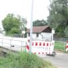 Die Brücke über den Affinger Bach ist seit Mai 2018 wegen Einsturzgefahr gesperrt. 	