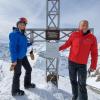 Christoph Eisinger, Geschäftsführer von Ski Amadé, genießt des Ausblick vom Kreuzkogel aus.