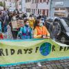 Rund 150 Kinder, Jugendliche und Erwachsene sind am Freitag unter dem Motto „Fridays for Future“ durch die Landsberger Innenstadt gezogen. 