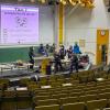 Studierende der Klimabewegung End Fossil Augsburg halten den größten Hörsaal auf dem Unicampus besetzt, der Vorlesungsbetrieb soll trotzdem weiterlaufen.