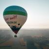 Der Veranstalter "Ballonfahrten Augsburg" will eine Aktion zugunsten des Augsburger Zoos starten. Bürgerinnen und Bürger können bei der Jungfernfahrt dabei sein.